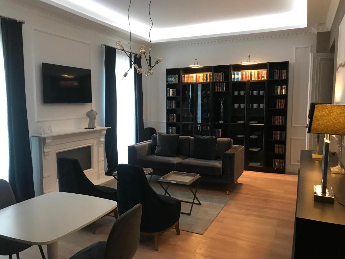 Lazare Maison De Maitre , Appartements De Standing Avec Parking Privatif A Seulement 7 Minutes A Pied Du Centre Historique De Béziers Buitenkant foto
